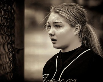 This image has an empty alt attribute; its file name is 01-small.jpg