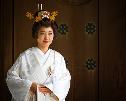 This image has an empty alt attribute; its file name is a-bride.jpg