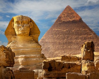 This image has an empty alt attribute; its file name is a-pyram-1.jpg